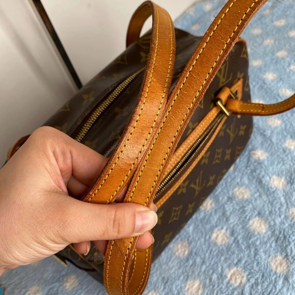 Louis Vuitton Cite MM - Picture 12 of 16